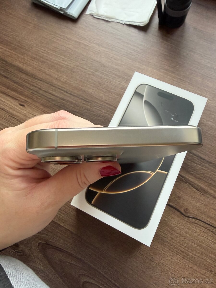 Iphone 16 Pro Max 256GB Přírodní titan - záruka - 7