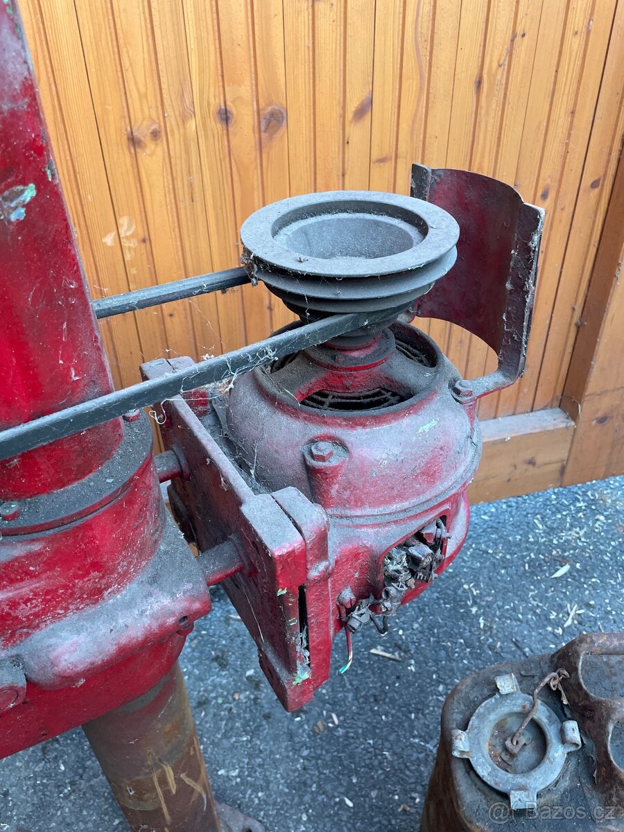 Stará sloupová vrtačka - 7