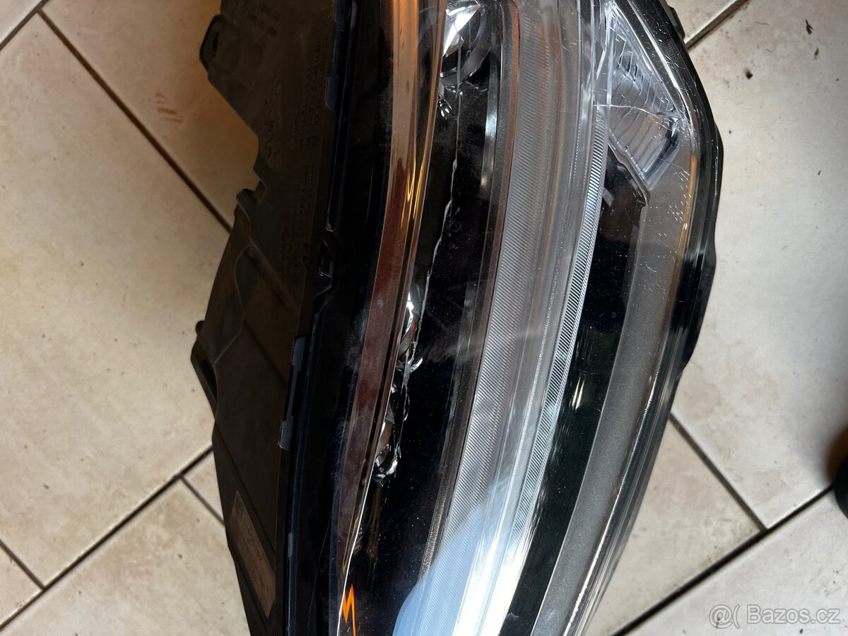 světla volvo xc90 II - 7