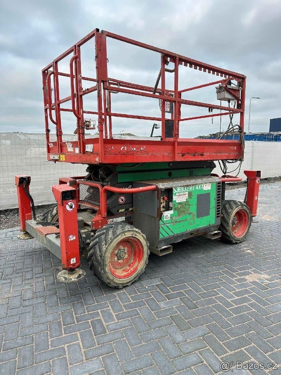 TERÉNNÍ NŮŽKOVÁ PLOŠINA SKYJACK SJ 6832 RT - 7