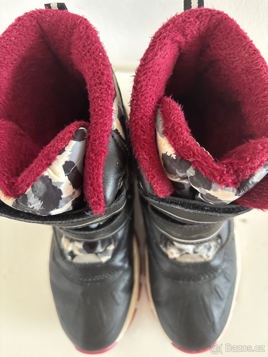 Prodám černé kožačky vel. 35 - 7