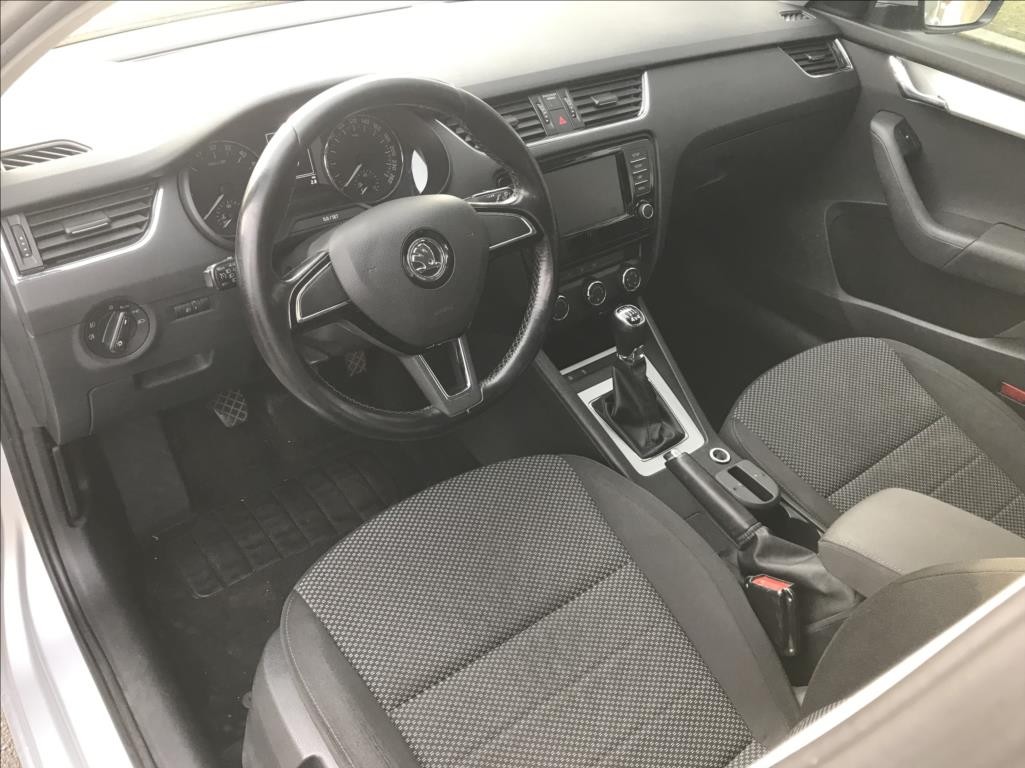 Škoda Octavia 1,6 (2017) - 7