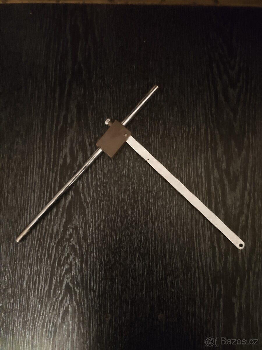 Prodám obývací stěnu, skříň, peřiňák, stolek - 7