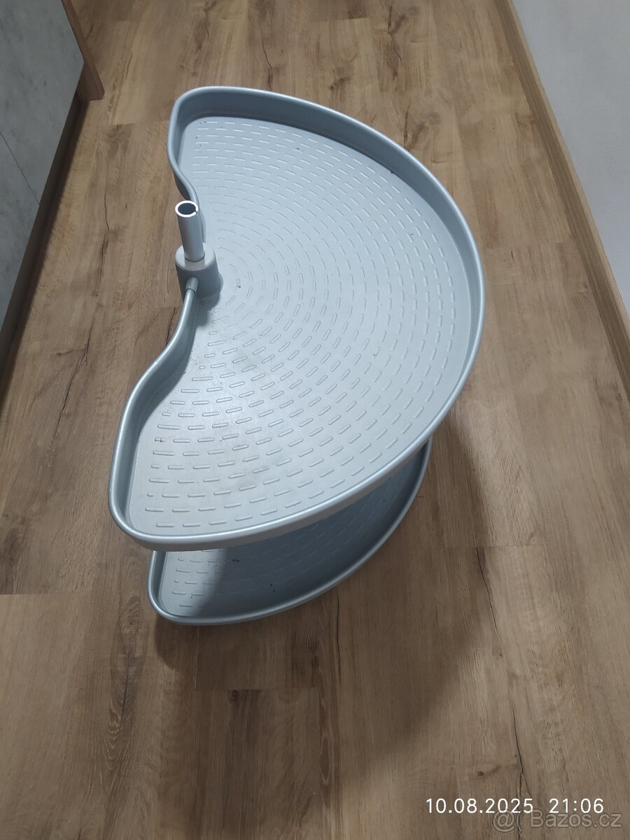 Otočné police do kuchyňské linky - 7