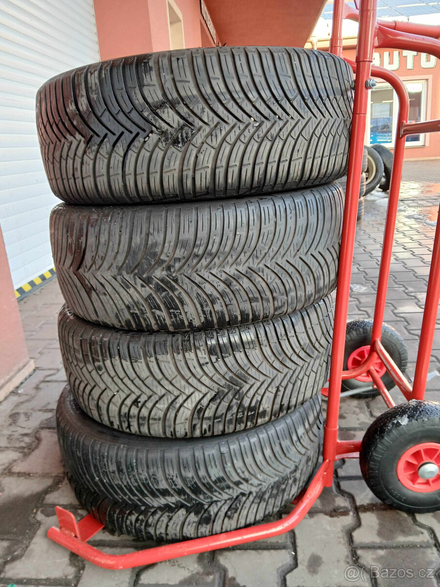 KLÉBER QUADRAXER 225/45 R18 CELOROČNÍ 4.KUSY - 7