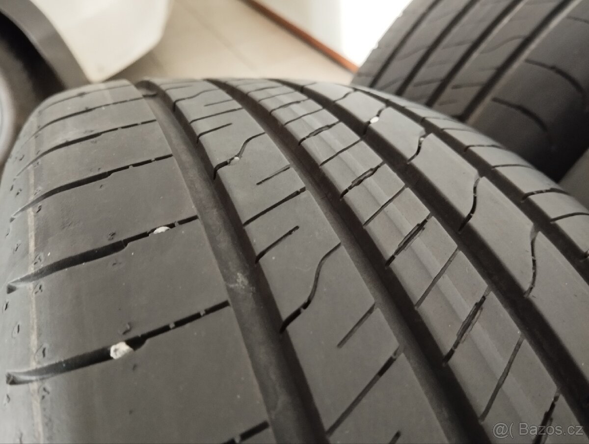 215/60/17 Goodyear Efficientgrip 2 SUV 4x Nové - 7