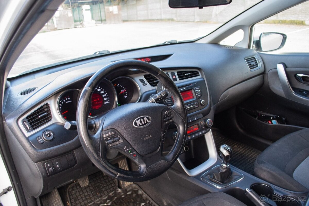 Kia Ceed SW 1.6 GDI - 7