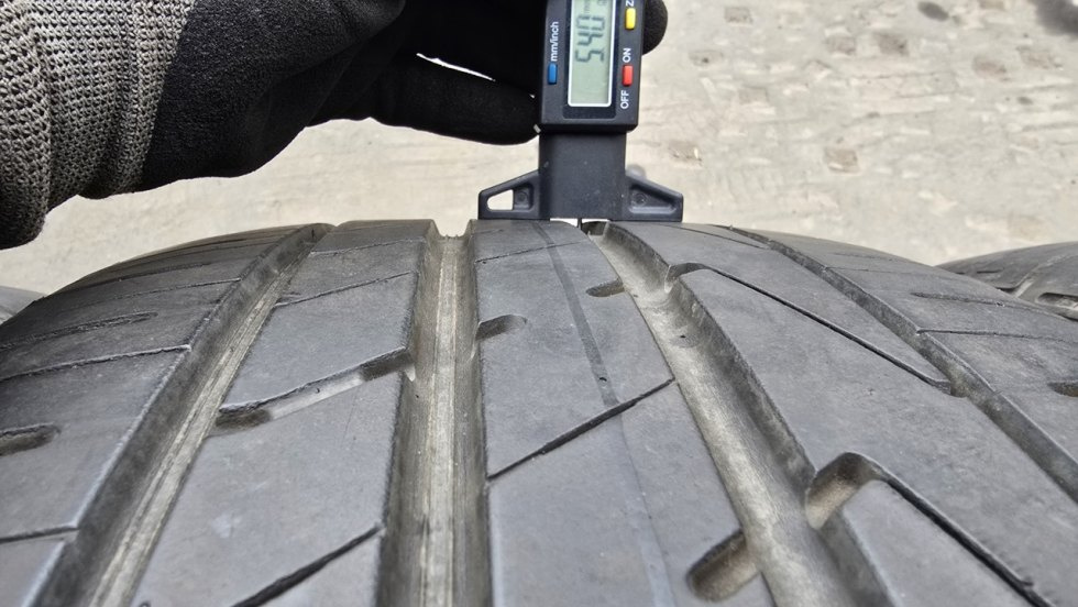 Letní pneu 235/50/19 Hankook - 7