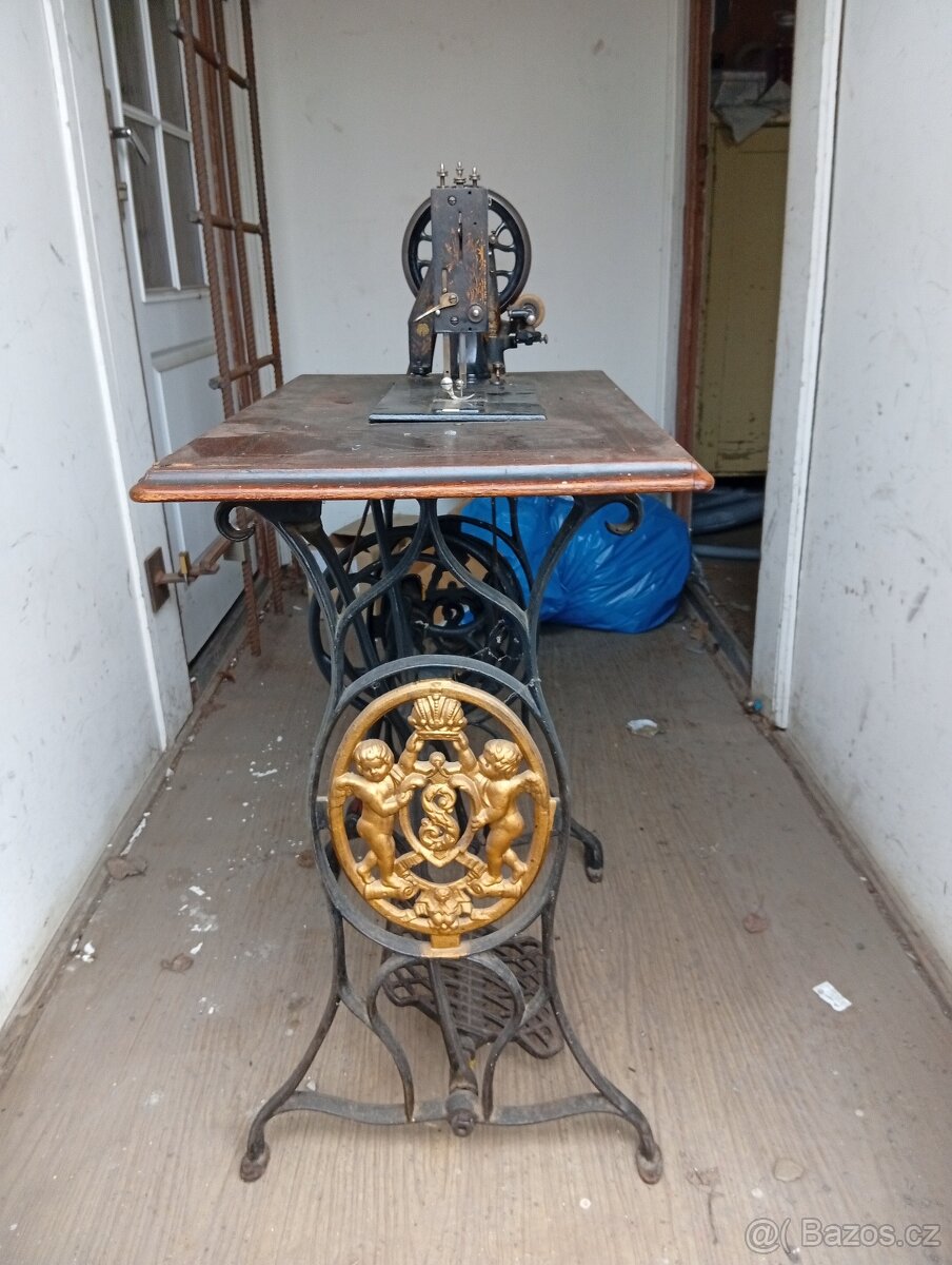 STAROŽITNÝ ŠICÍ STROJ - 7