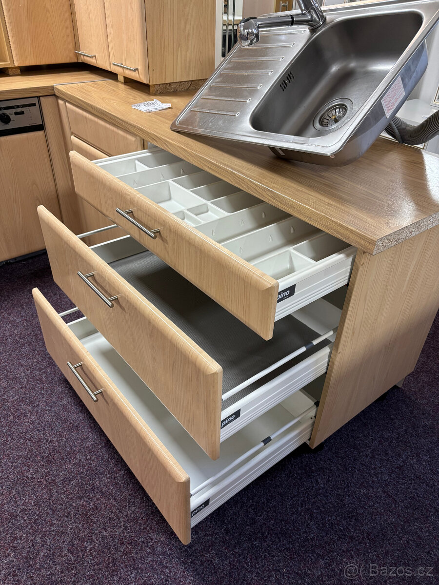 Kuchyňská linka vč spotřebičů - 7