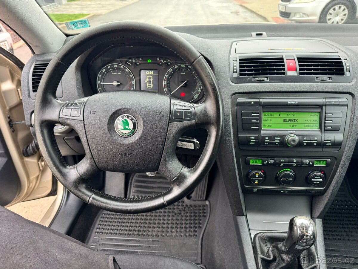 ŠKODA OCTAVIA 2.0TDI 103KW ELEGANCE - XENONY - 7