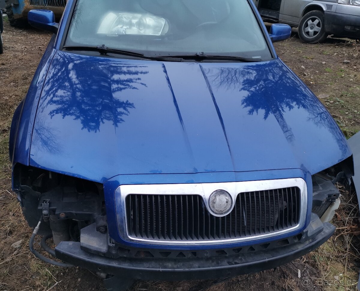 Škoda Superb veškeré díly z vozu modrý černý - 7