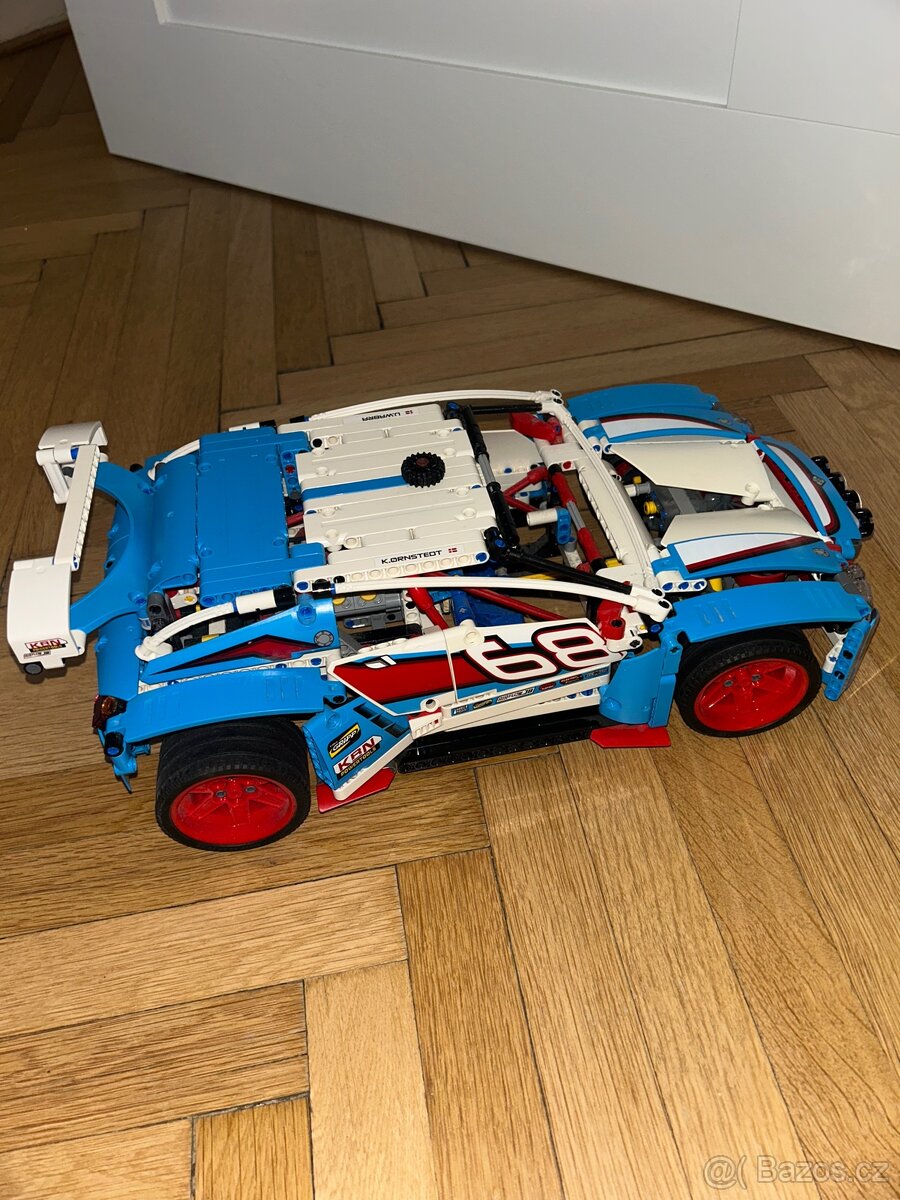 Lego Technic závodní auto 42077 - 7