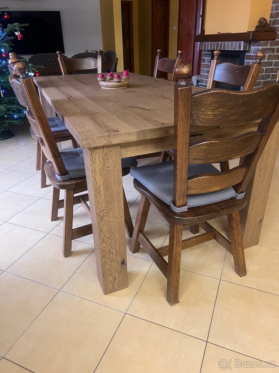 Celomasivní dubový jídelní stůl - 7