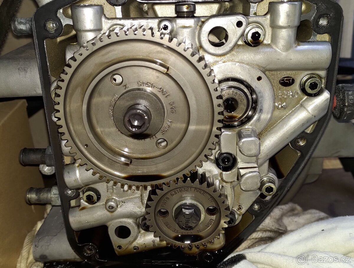 Motor HD Dyna Super Glide FXD TC 2003 výroční model - 7