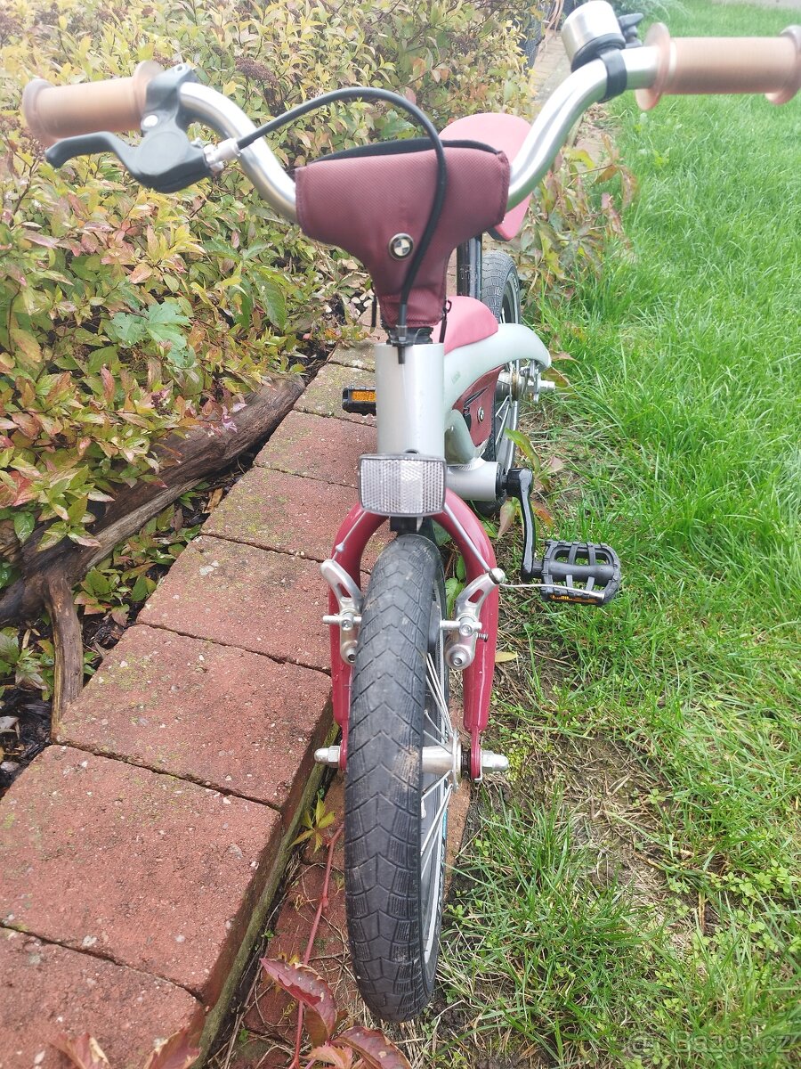 Červené dětské kolo BMW - 7