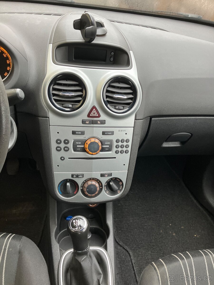 Opel Corsa 1.2 16 V benzín - 7