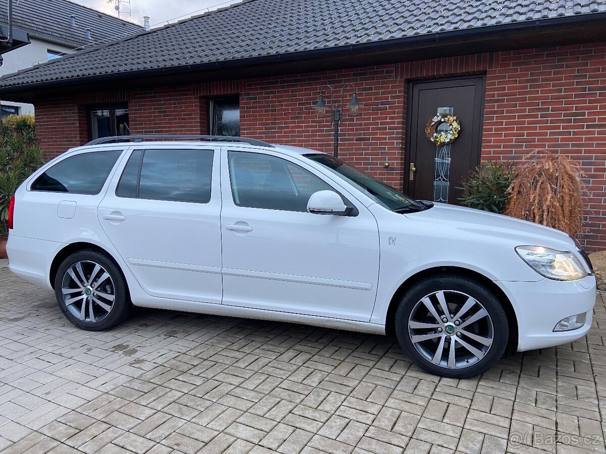 ŠKODA OCTAVIA 2 / STYLE / DSG / 1.6 TDI / XENON / 1.MAJ. - 7