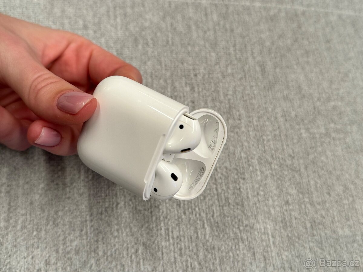 AirPods 2.generace - 7