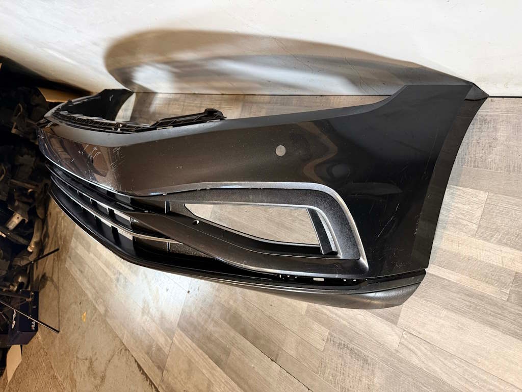 VW PASSAT B8 FACELIFT - náraznik 4xPDC - LB7R - 3G0807221E - 7