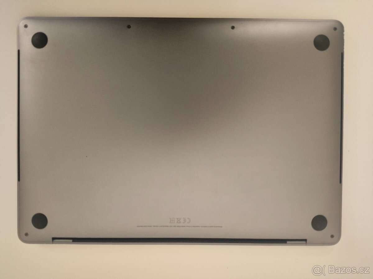 MacBook Pro 2018 | i5 • 8GB • 512GB SSD - 7