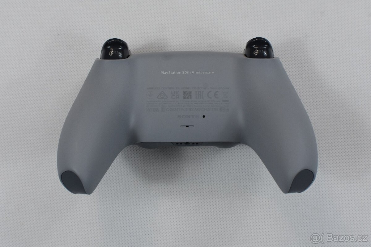 Sony DualSense 30th Anniversary Edition - 7