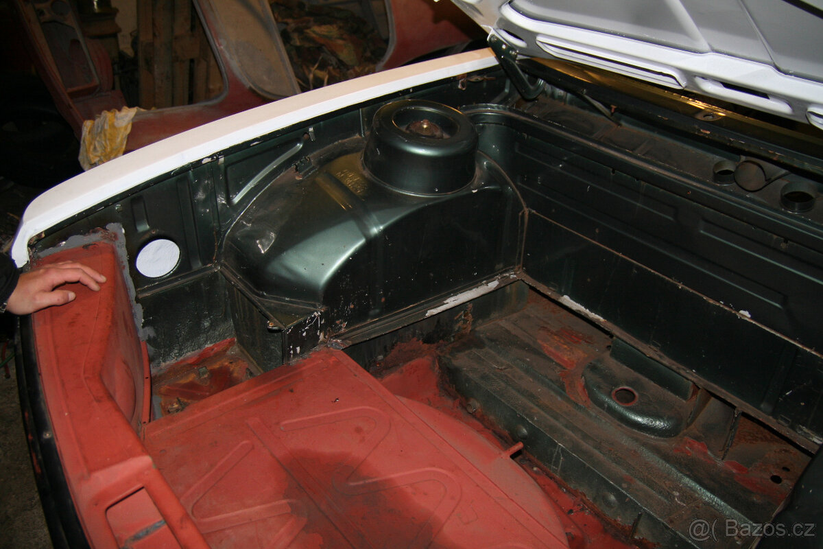 Tatra 613-4 karoserie po opravě - 7