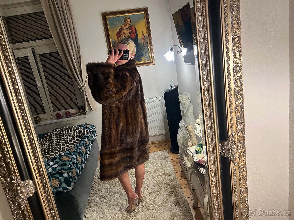 Norkový hnědý kožich - 7