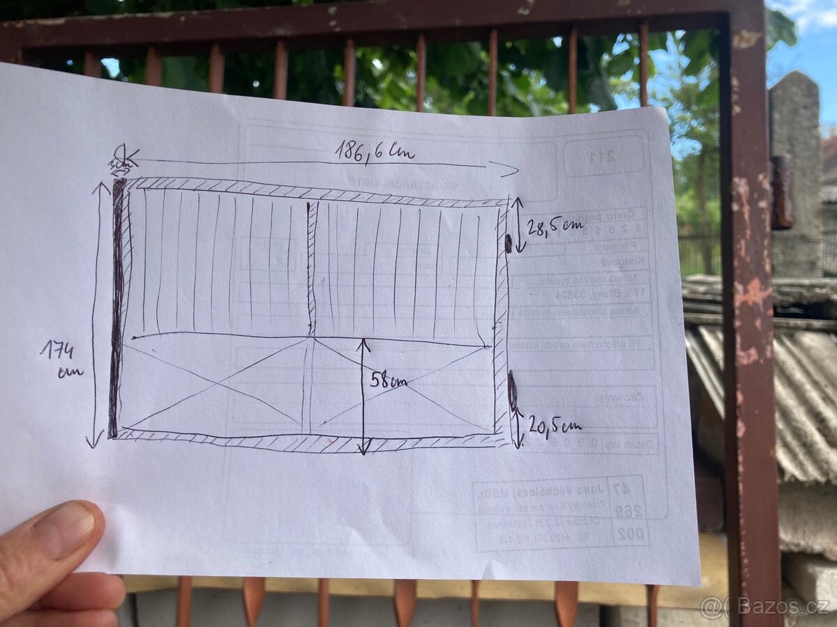 Kovová vrata cca 186 x 174 cm - 7