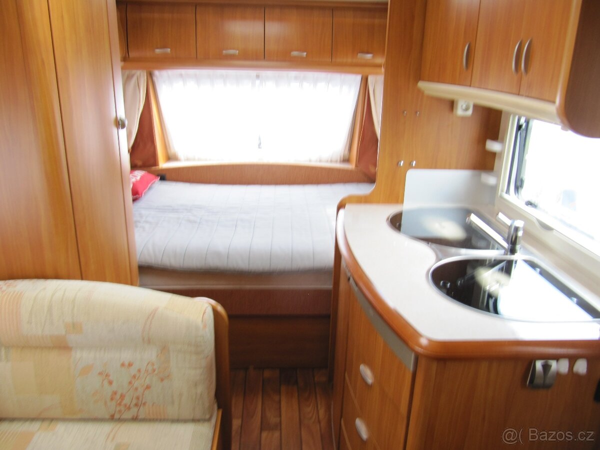 Prodám karavan Hobby 400 sf,model 2008 + mover, klima ,stan - 7
