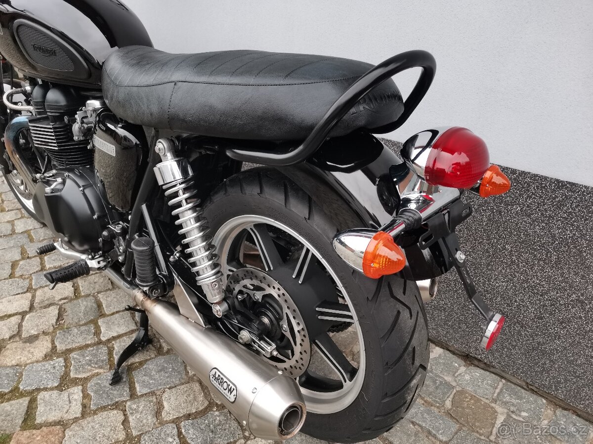 Triumph Bonneville - 7
