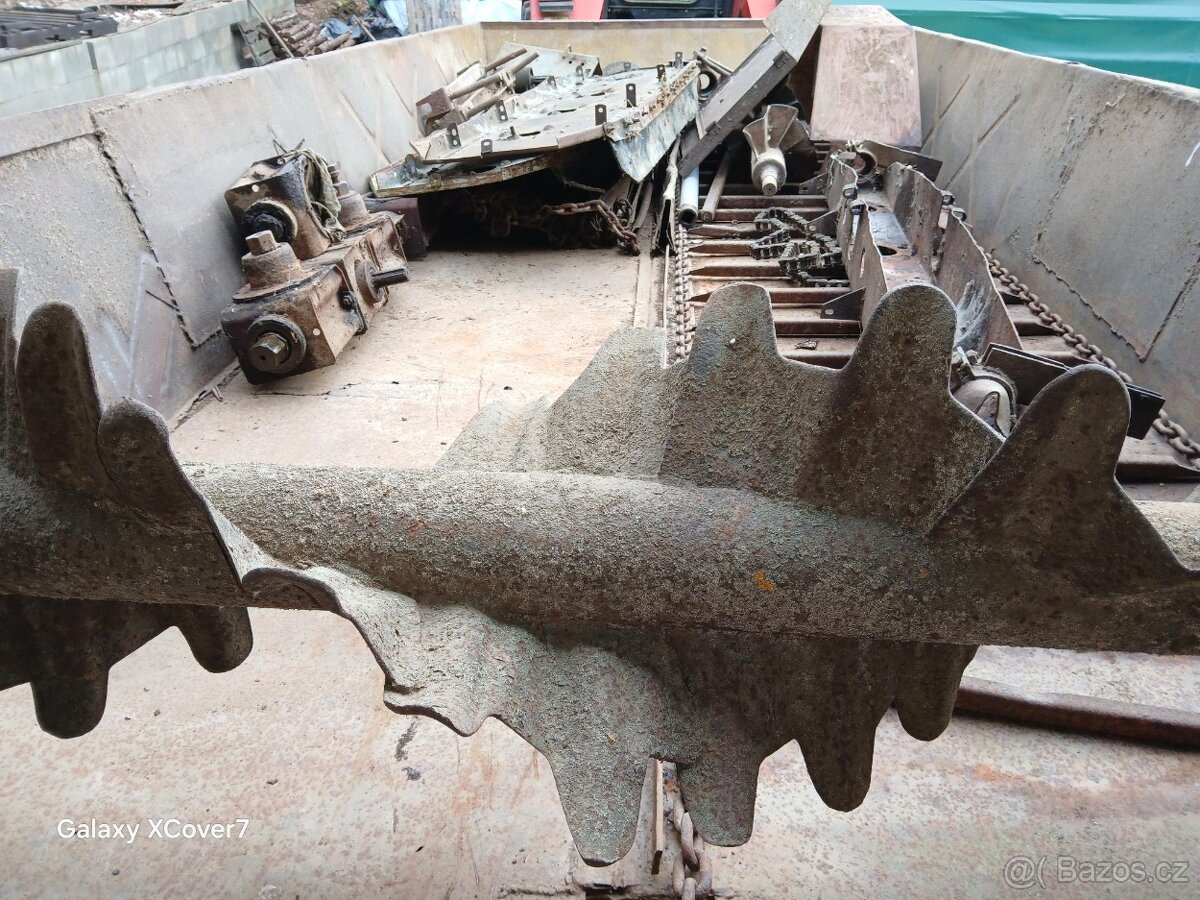 Rozmetadlo hnoje RUR 5 - 7