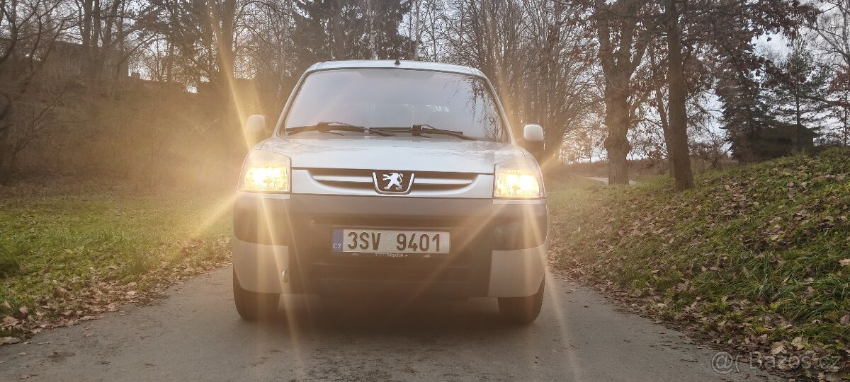 🚗 Peugeot Partner – spolehlivý pracant - 7