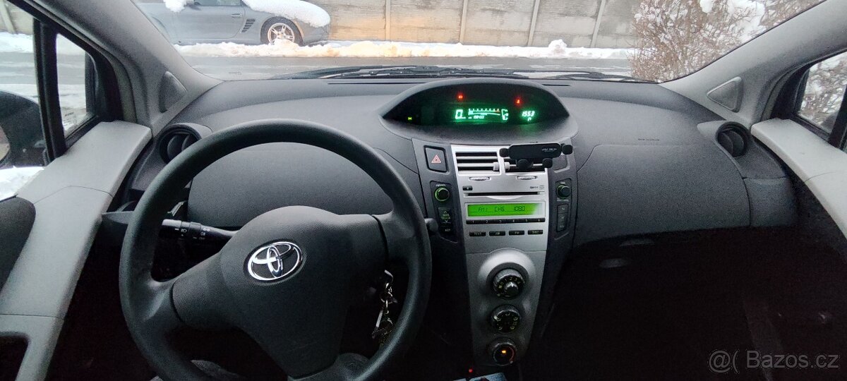 Toyota Yaris 1.0 vvt-i - 7