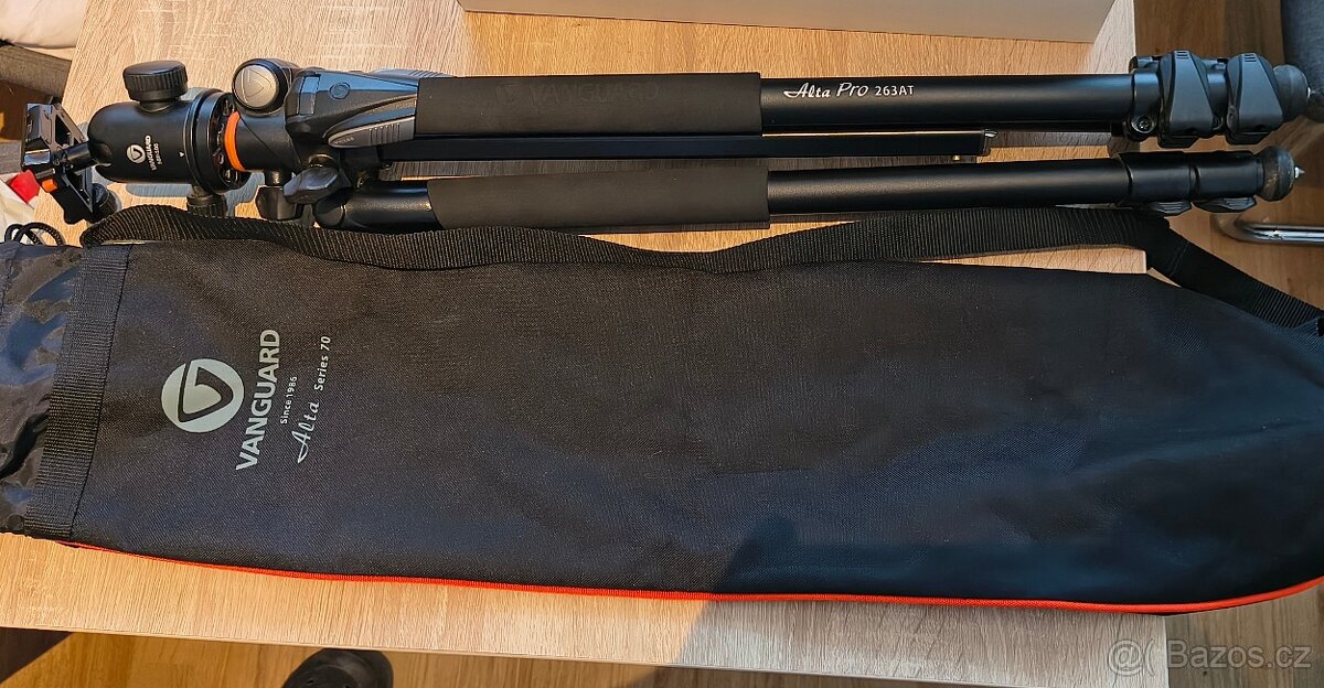 Prodám Nikon D7200 s batohem, příslušenstvím a objektivy - 7