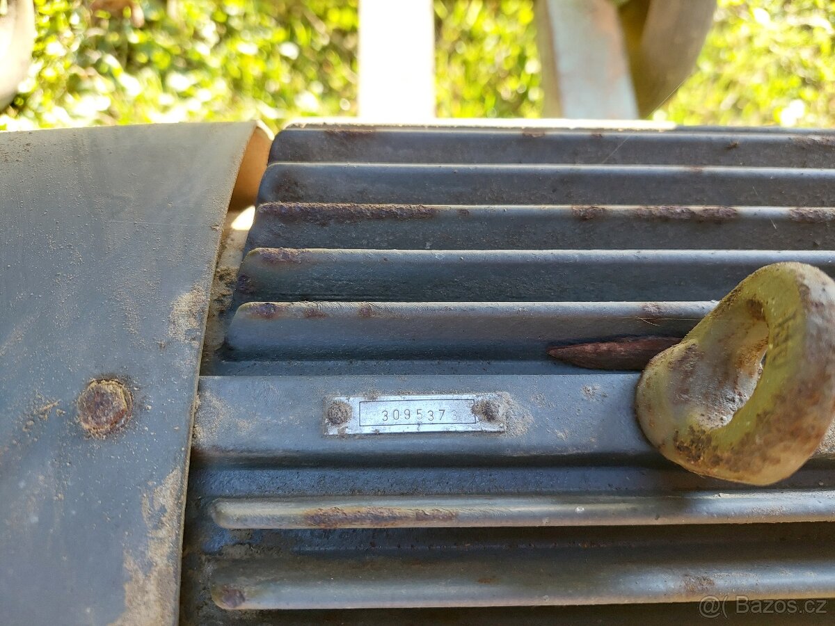 Prodám cirkulárku s kolébkou zn. Narex - 7