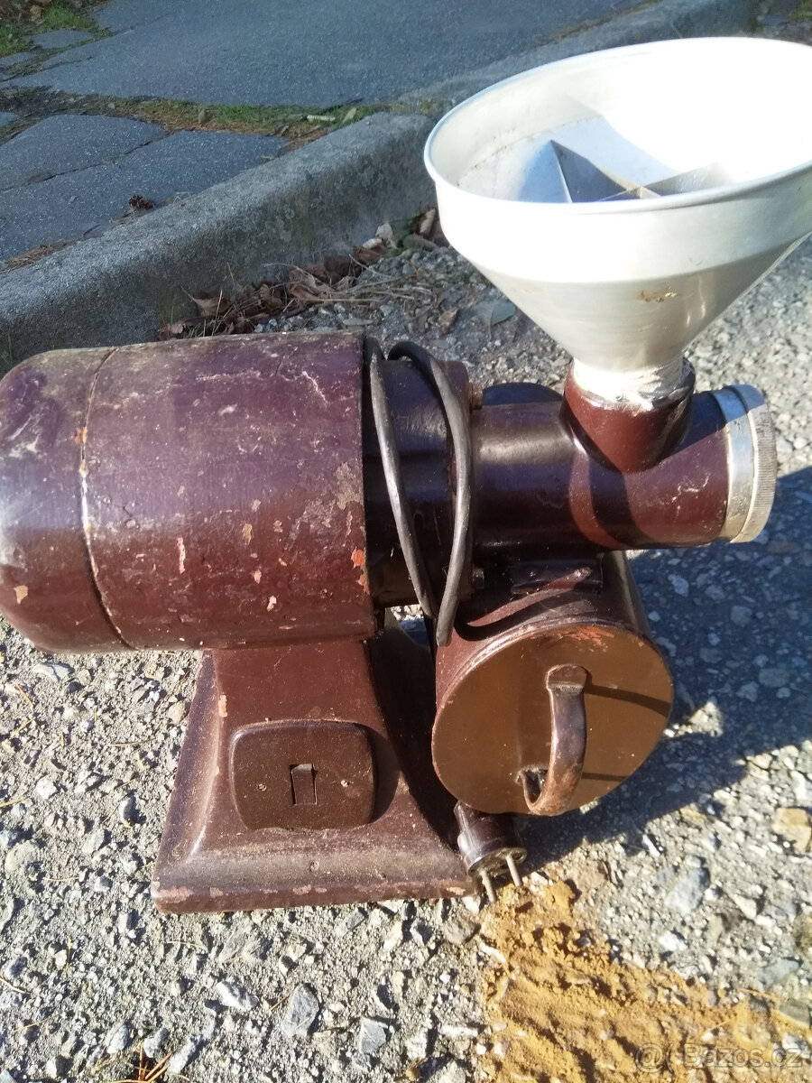 Mlýnek na kávu, býval v obchodech s potravinami, funkční - 7