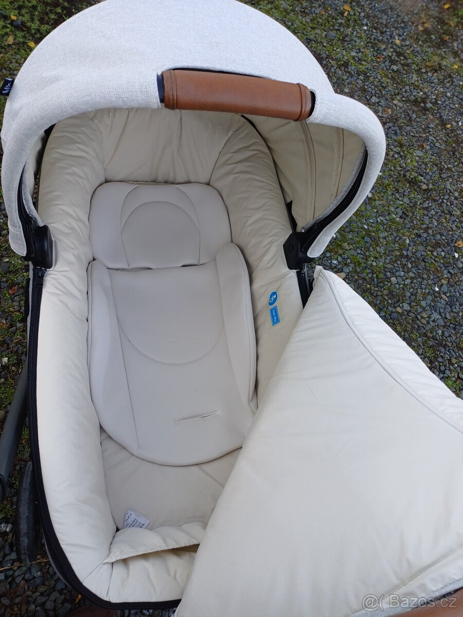 Krásný luxusní kočárek v záruce - 7