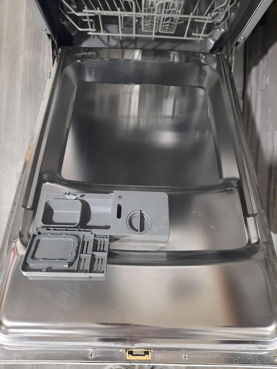 Myčka nádobí Candy (šedá) - 7