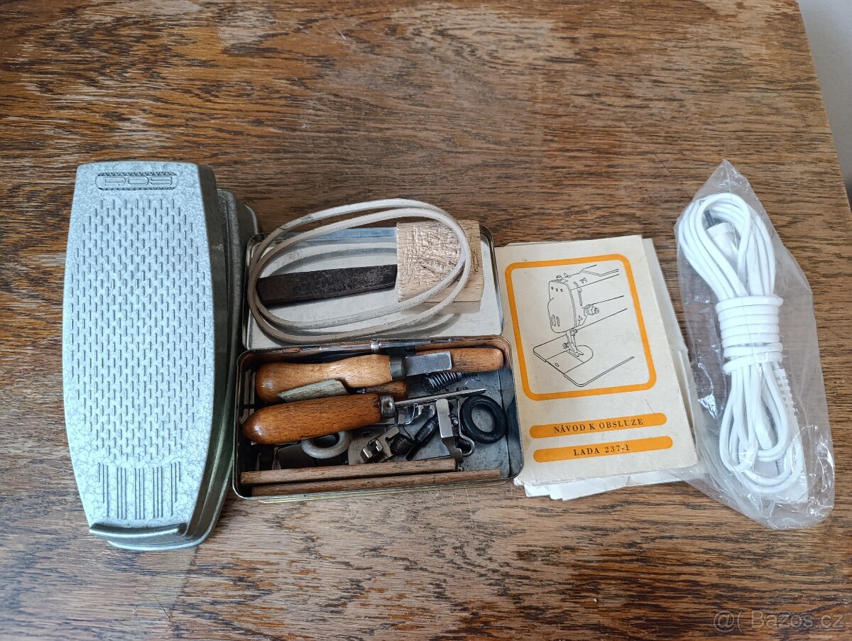 Šicí stroj Lada - 7