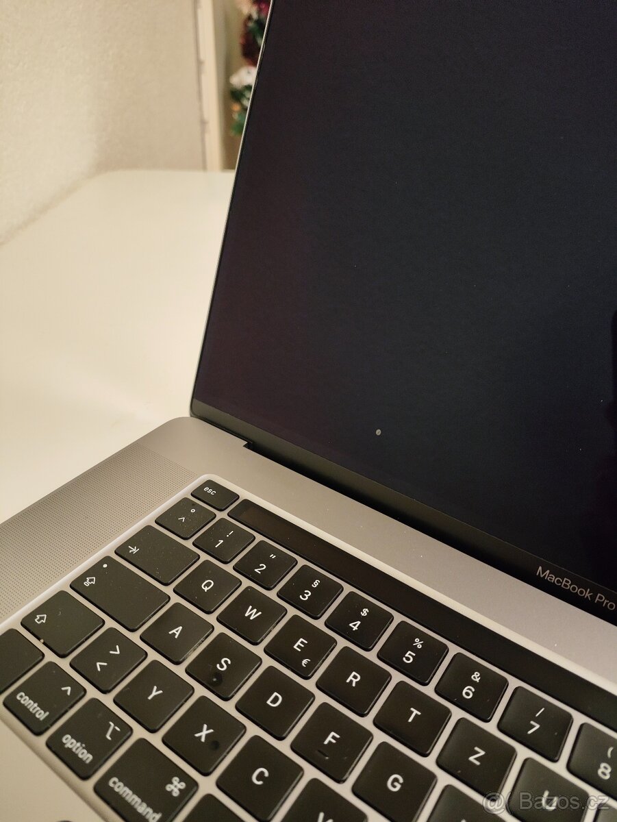 MacBook Pro 16" 2019 i7 2.6 GHz | 16 GB RAM | 512 GB SSD - 7