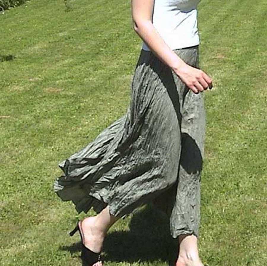 KRÁSNÁ HEDVÁBNÁ, MAČKANÁ SUKNĚ - 7