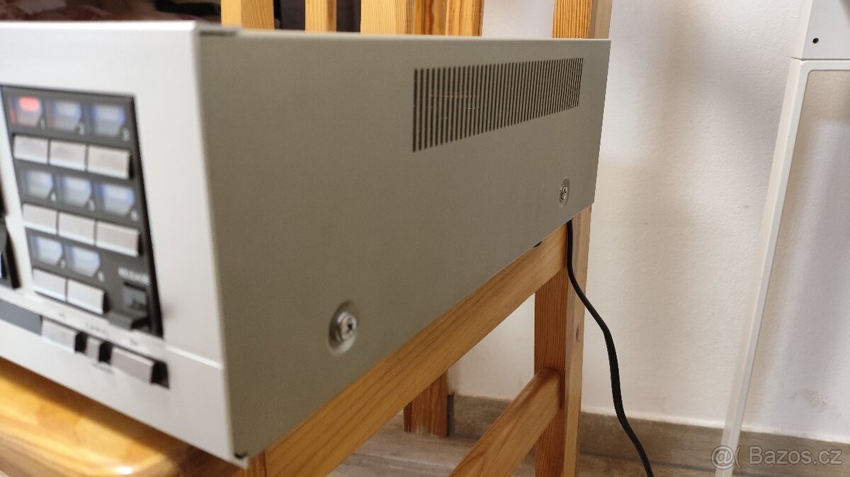 JVC R-X60 Receiver Top stav - 7
