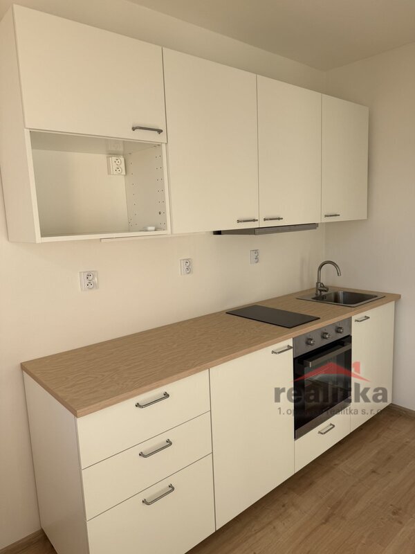 Pronájem hezkého bytu 2+1, 42m2, Opava, ul. Otická - 7