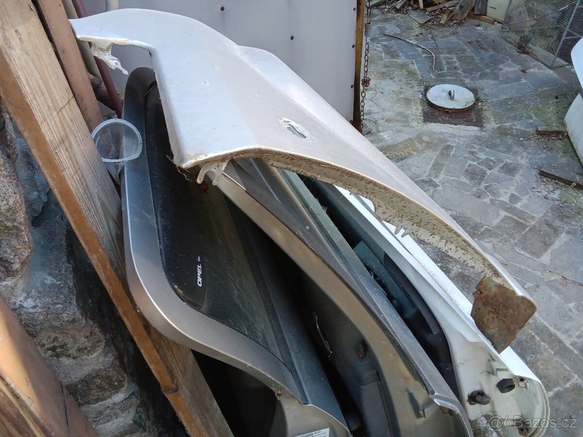 Opel Meriva 1,7cdti - auto k rozebrani - 7