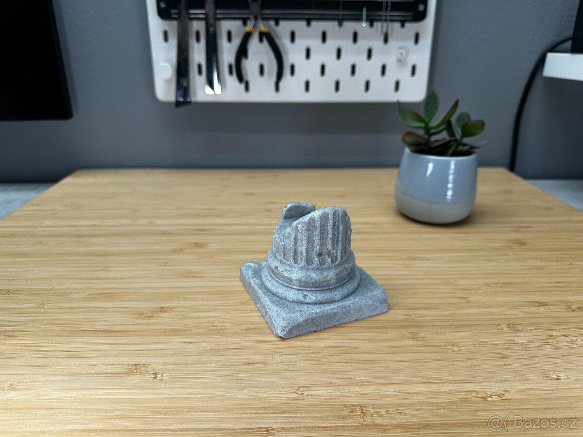 Stojánek/držák na ovladač PS5 Dualsense - antický sloup - 7