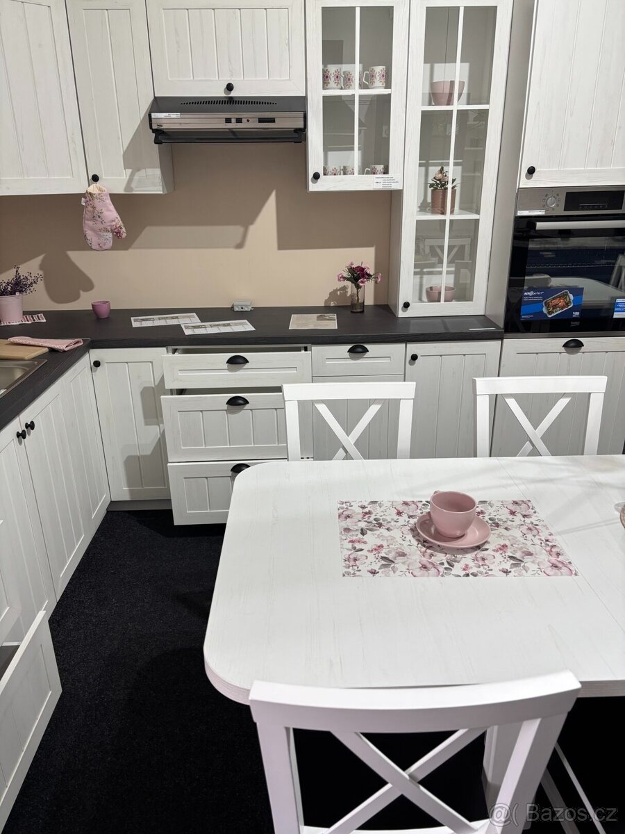 Moderní Provence kuchyně JULIÁNA - 7