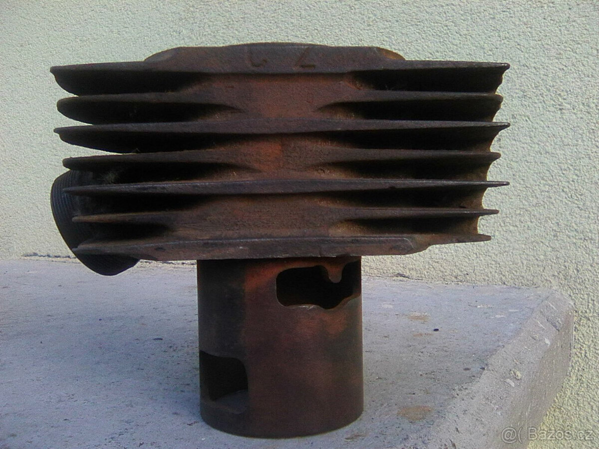 Jawa 350/354 - válce,kryt karburatoru,kryt spojky a další ND - 7