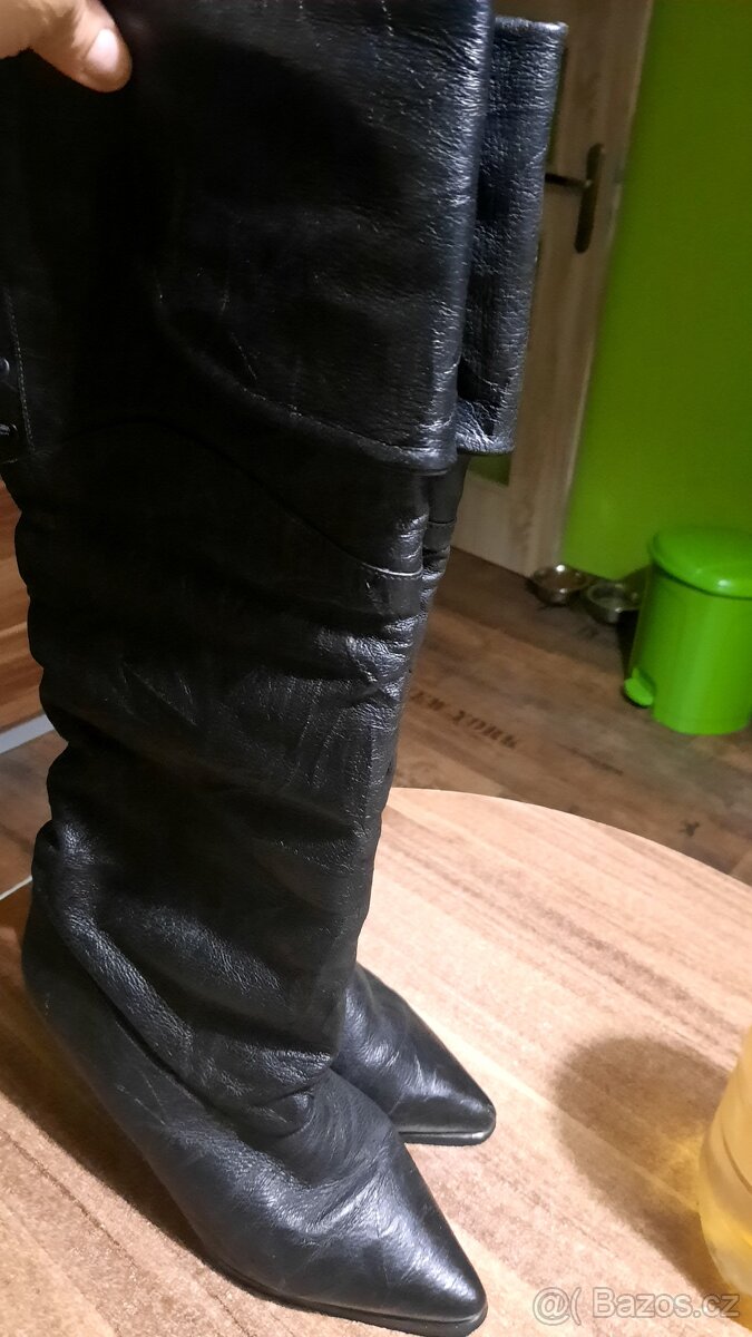 Kožené ,dámské kozačky , uvnitř kožešina, vel.40 - 7