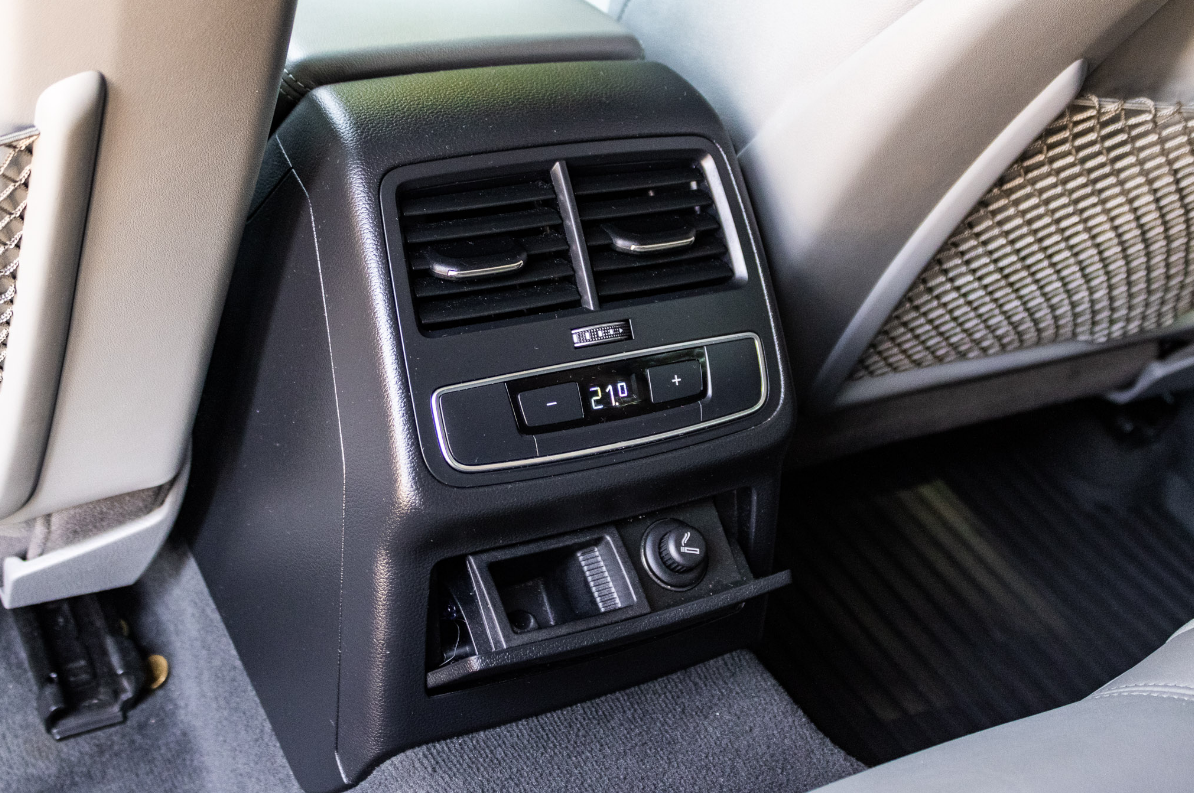 Audi A4 Avant 3.0 TDI 160kW quattro S tronic / TOP STAV / - 7